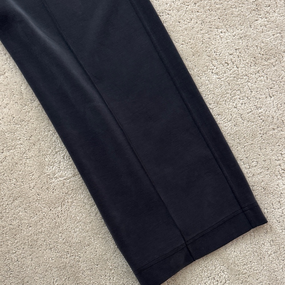Lululemon Womens Black wide leg sweatpant - Picture 4 of 6
